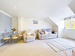 LIVING ROOM- click for photo gallery